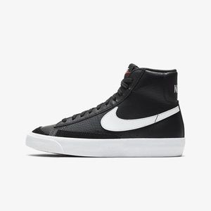 Black Nike blazers women’s 7